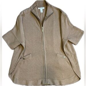🌟⬇️PRICE DROP⬇️🌟White House Black Market Tan Sweater Poncho (S/M)